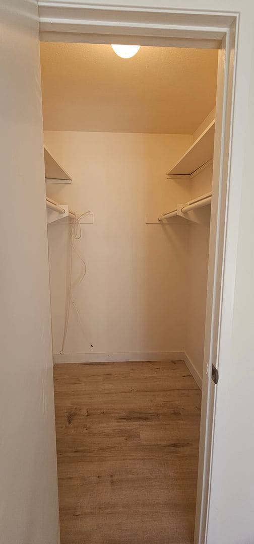Building Photo - Gorgeous Remodeled 3bed 3bath 2 car garage...