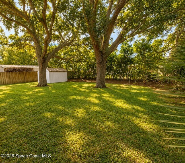 Building Photo - 105 Primrose Ln