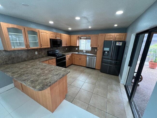 Building Photo - Beautiful 3 Bedroom Home in West Lauderhill