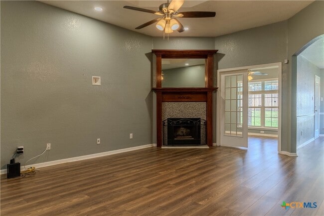 Building Photo - 4101 Whispering Oak Dr