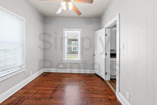 Building Photo - 1410 Sycamore St