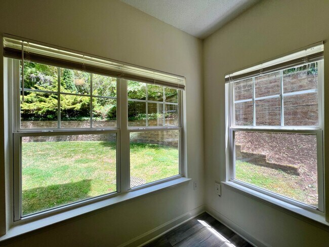 Building Photo - 3-Bed, 2-Bath Condo with Garage! One month...