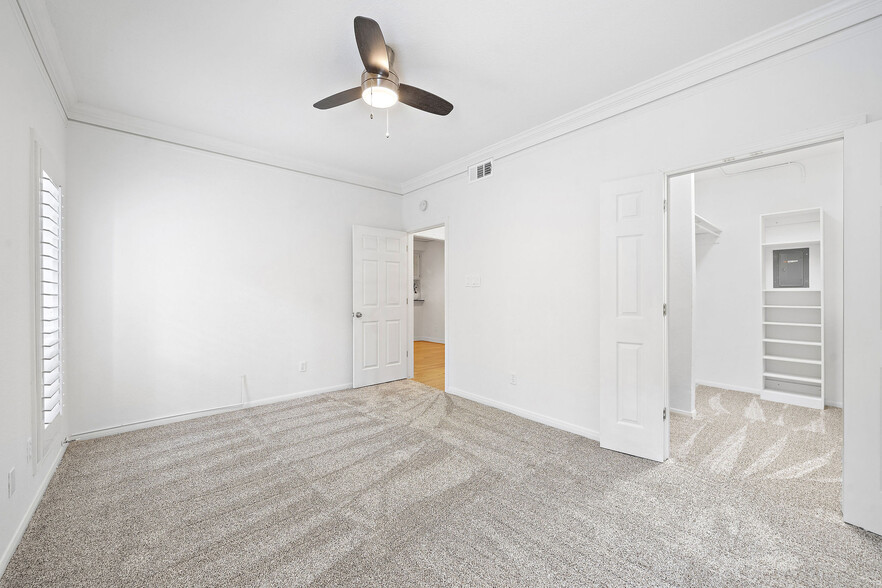Building Photo - 716 Bering Dr