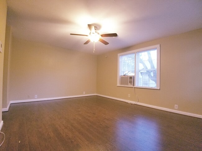 Building Photo - 203 Beatrice