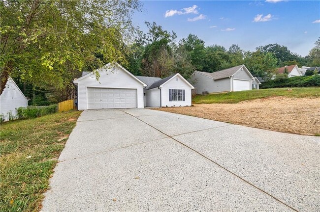 Building Photo - 5195 Hillcrest Glenn Dr