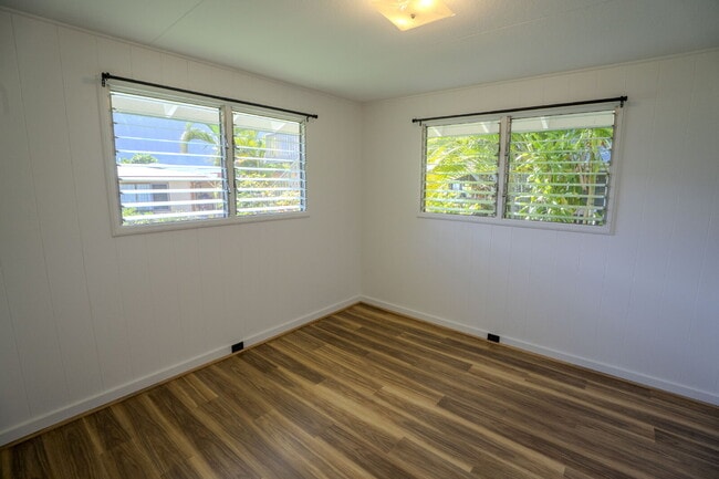 Building Photo - Welcome Home to Waimanalo!