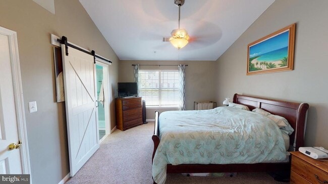 Building Photo - 719 Summertime Dr