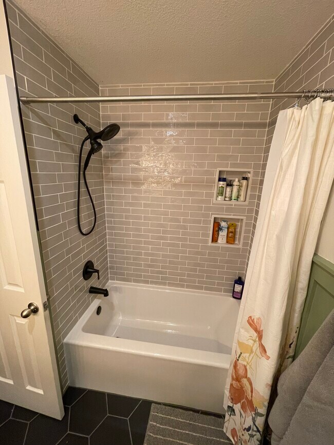 Building Photo - 7604 NW 76 Way