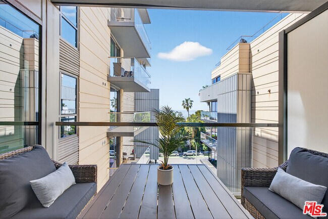 Building Photo - 1755 Ocean Ave