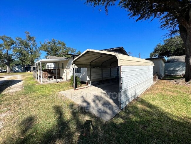 Building Photo - 3105 Deaton St