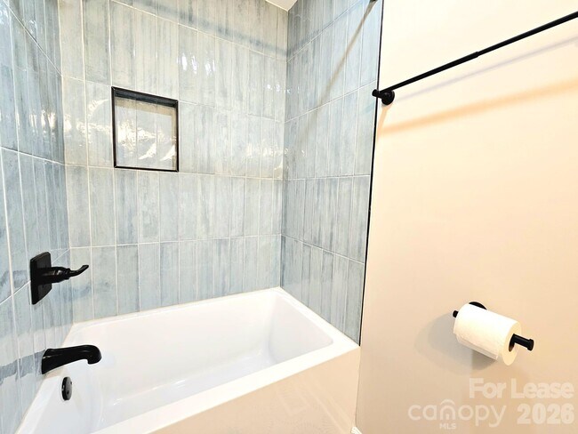 Building Photo - 2900 Enfield Rd