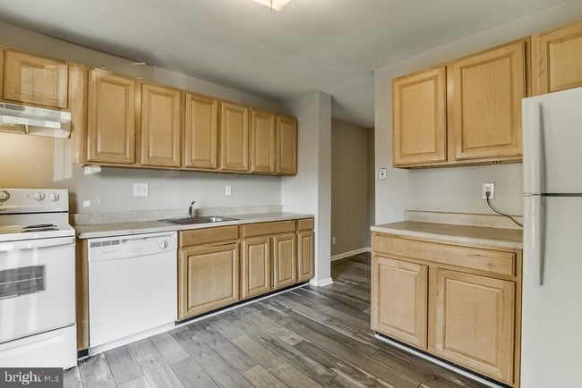 Building Photo - 7301 Larrup Ct