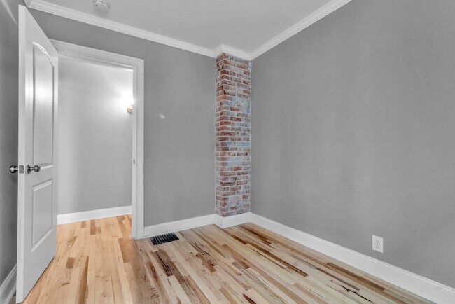 Building Photo - 76 Garner Ave