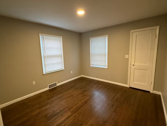 Building Photo - 2200 Ozark St