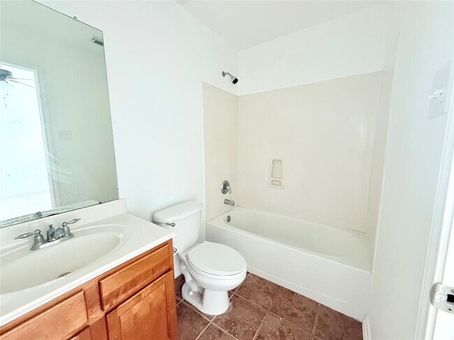 Building Photo - 4718 Live Meadow Ln