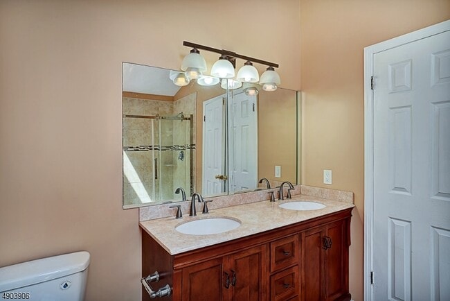 Building Photo - 2102 Ackmen Ct