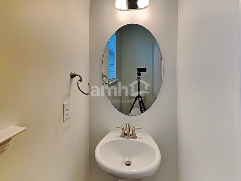 Building Photo - 1216 Bethany Dallas Dr
