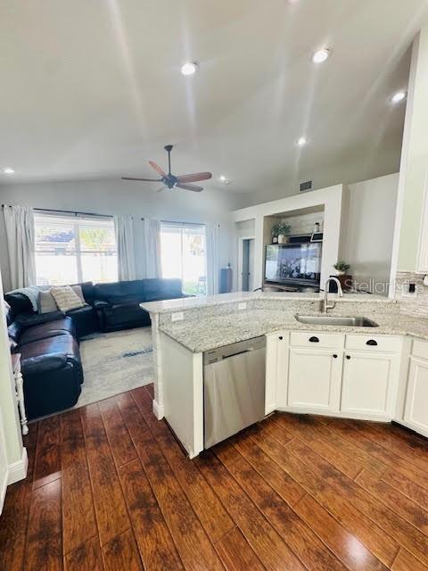 Building Photo - 5225 Villagebrook Dr