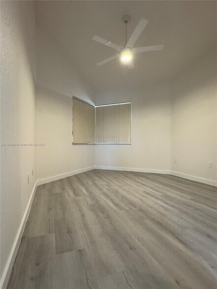 Building Photo - 2880 N Oakland Forest Dr