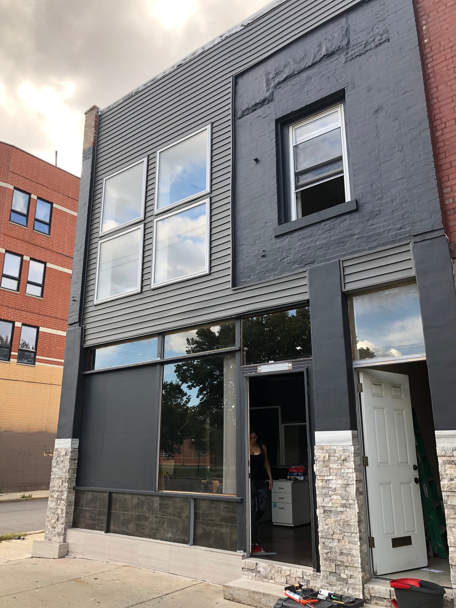 building exterior - 3960 S Western Ave