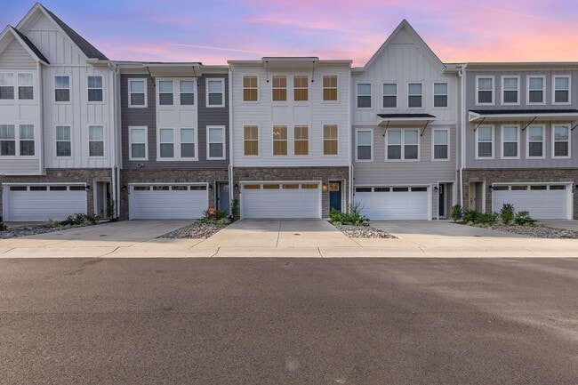 Building Photo - **COMING SOON** $2,850/Month | 4 Bed | 4 Bath | Built in 2023 | Tesla Charger | 2,268 SF | Availa...