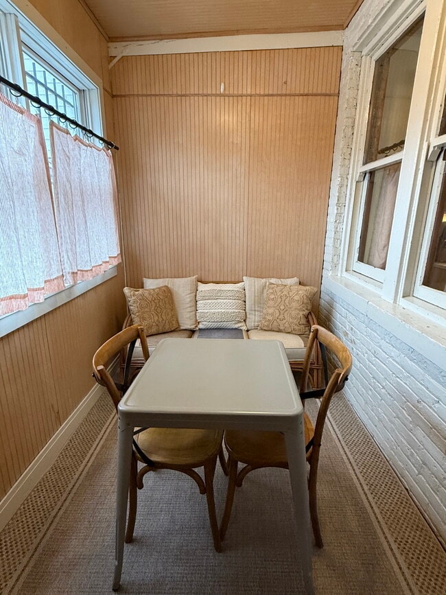 Building Photo - 2134 N Damen Ave