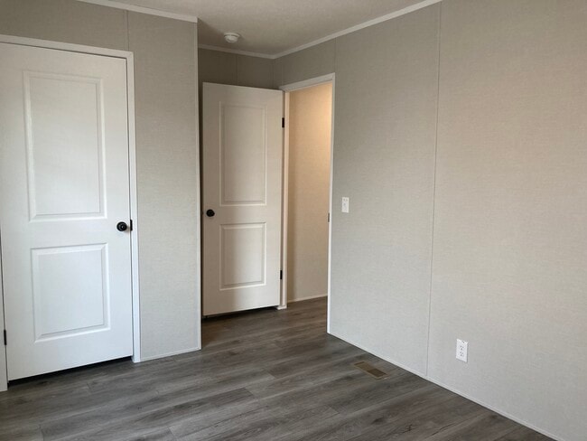 Building Photo - 107 Bluejay Hill