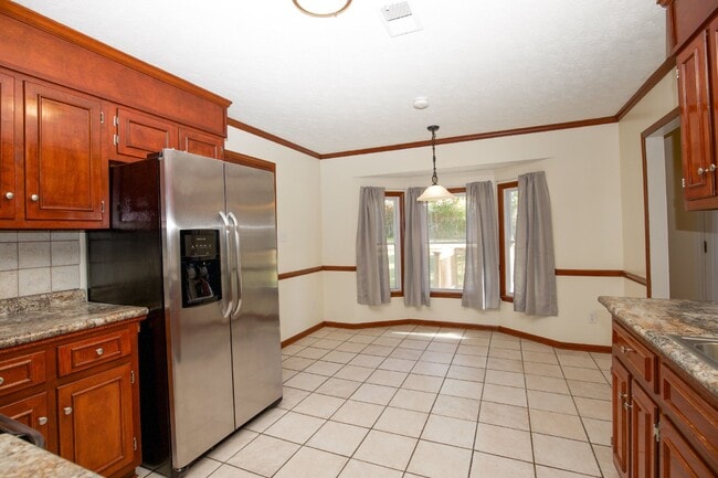 Building Photo - 330 Conifer Dr