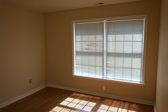 Building Photo - Charming 4 Bedroom/3 Bathroom Townhome in Mays Chapel-Chapelgate (Lutherville)