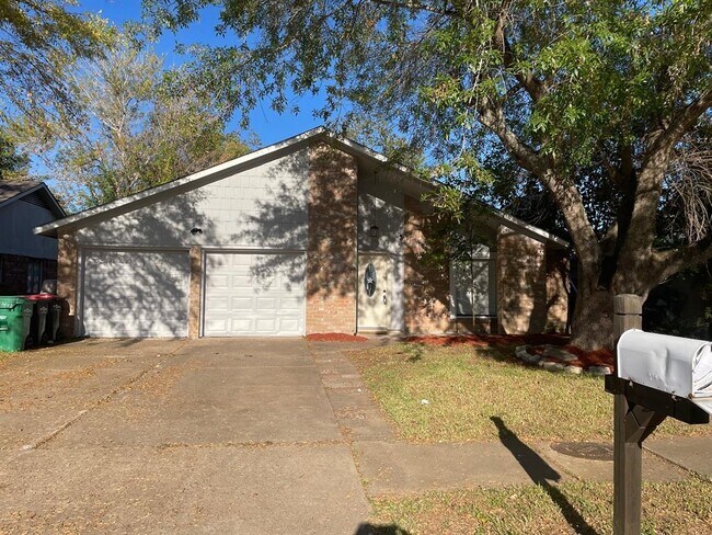 Primary Photo - 1115 Rock Canyon Dr