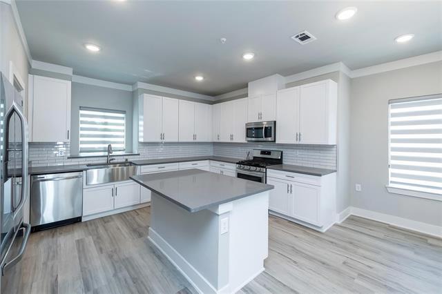 Building Photo - 3301 Wynwood Dr