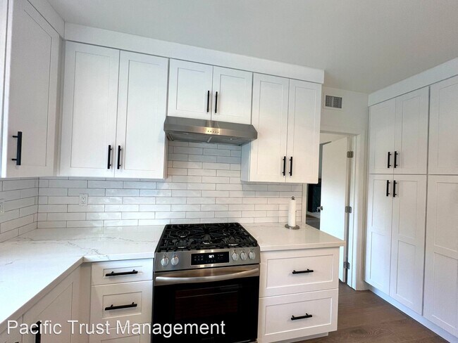 Building Photo - 4 br, 3 bath House - 9163 Evergreen Dr.