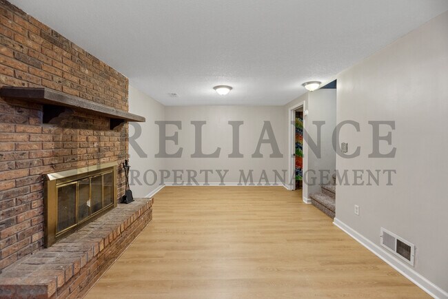 Building Photo - 10919 W Nantucket St