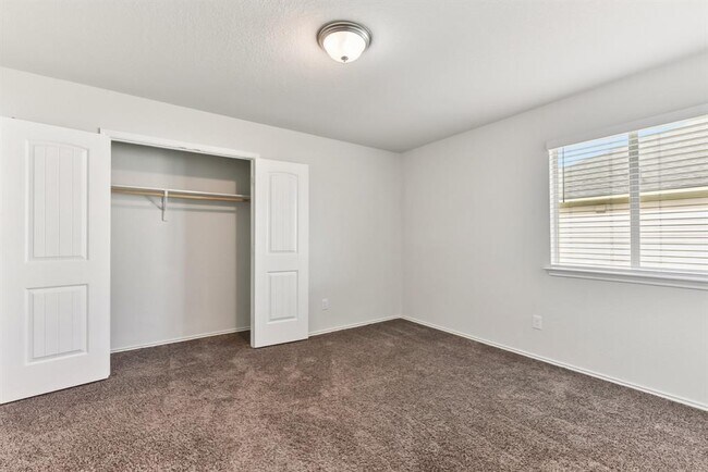 Building Photo - 133 Nathaniel Dr