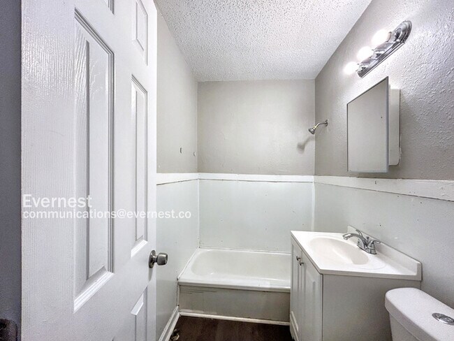 Building Photo - 1475 Pope St