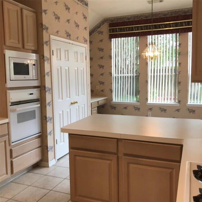 Building Photo - 2727 Gregway Ln