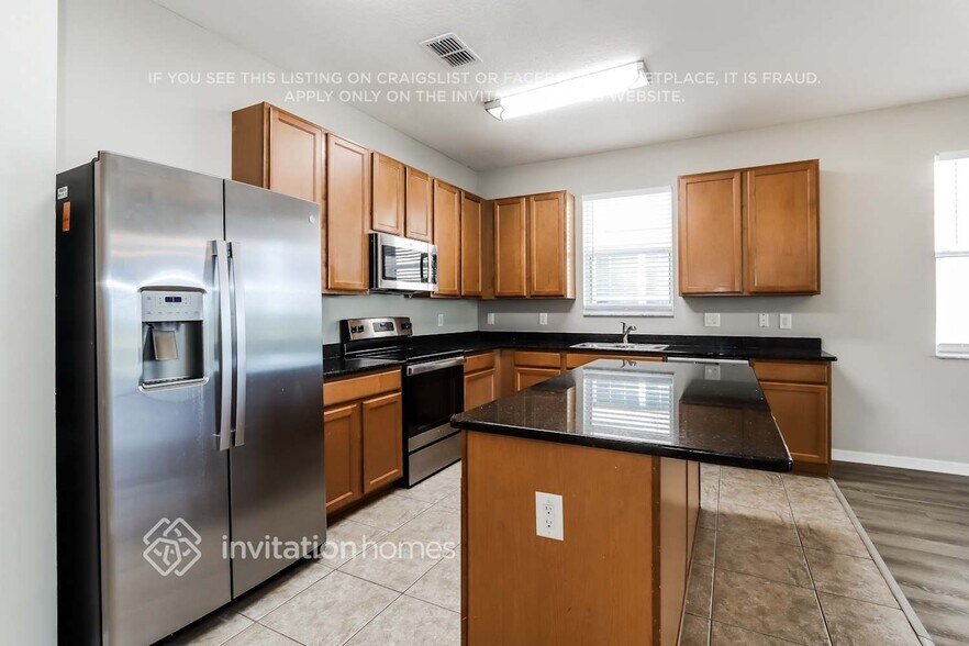 Building Photo - 10750 Pictorial Park Dr