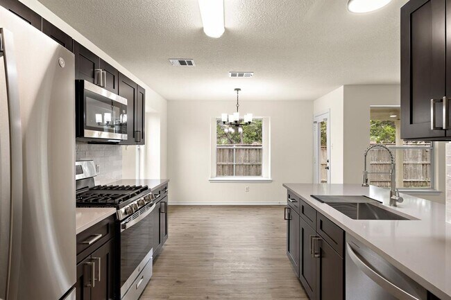 Building Photo - 4108 Whitecrest Cove