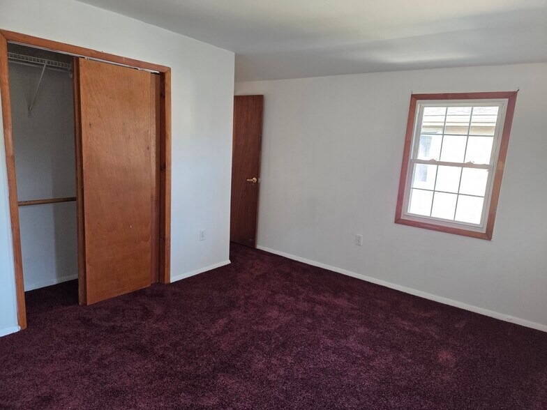 Master bedroom with full bathroom - 23836 148th Dr