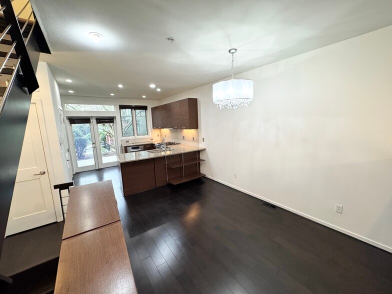 Building Photo - 1200 Bellevue Way NE