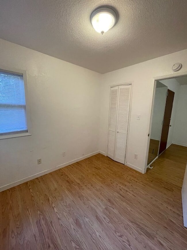 Building Photo - 13129-13129 Hazel Ave