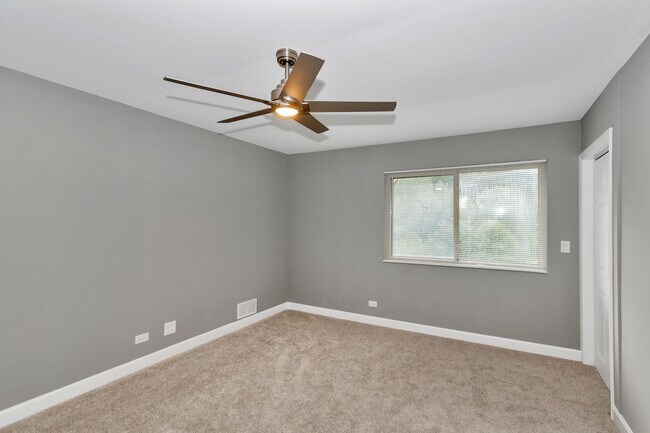 Building Photo - 542 Del Lago Dr