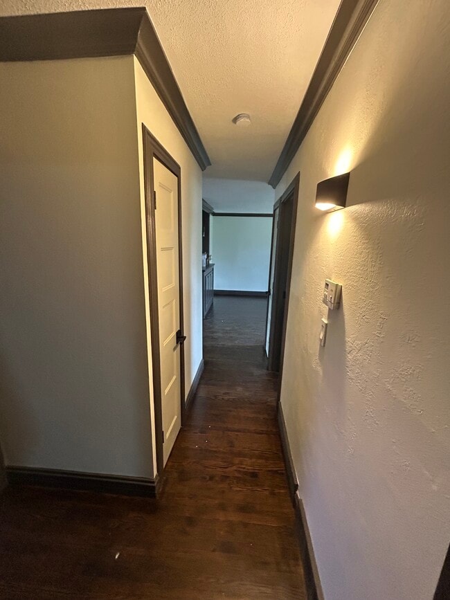 Building Photo - 9610 Britannia Ct