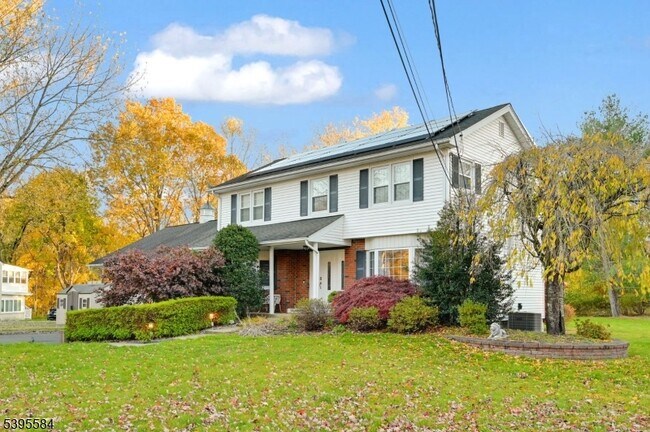 Building Photo - 15 Sweetwood Ct