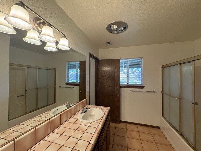 Building Photo - Spring Valley Lake Community Home