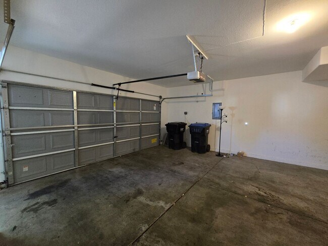 Building Photo - 4 Bedroom Rhodes Ranch Home