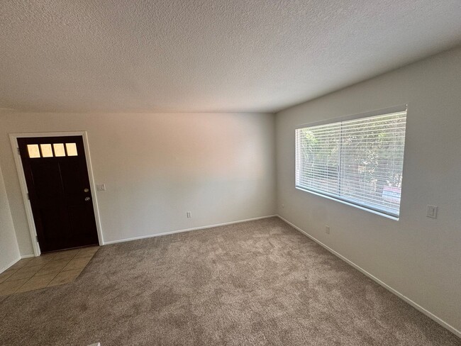 Building Photo - 2616 Alpine Blvd