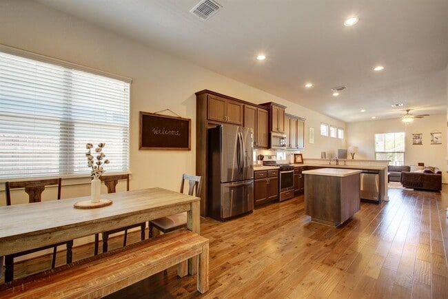 Building Photo - 12205 Cottage Promenade Ct