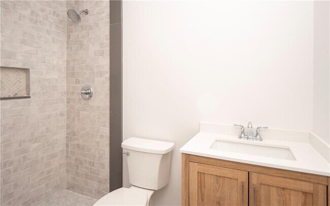 Building Photo - 8 Pleasant St