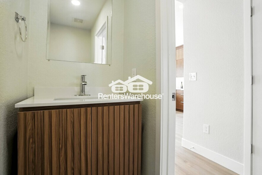 Building Photo - 9551 Longford Way